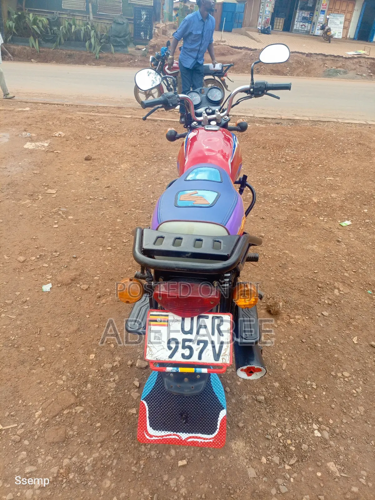 Bajaj Boxer 125 2021 Red