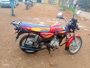 Bajaj Boxer 125 2021 Red