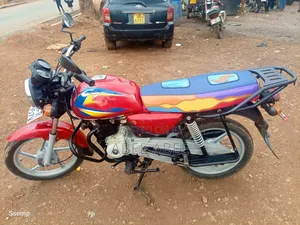 Bajaj Boxer 125 2021 Red