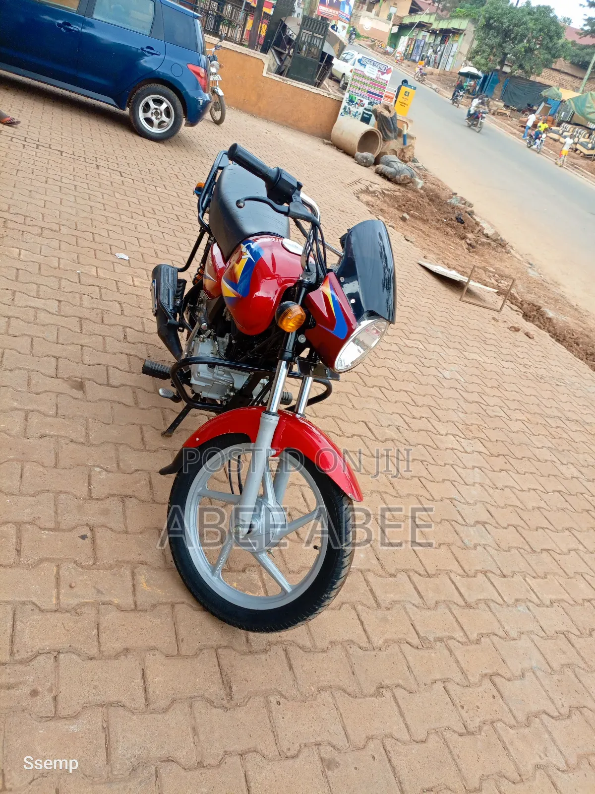 Bajaj Boxer 125 2023 Red