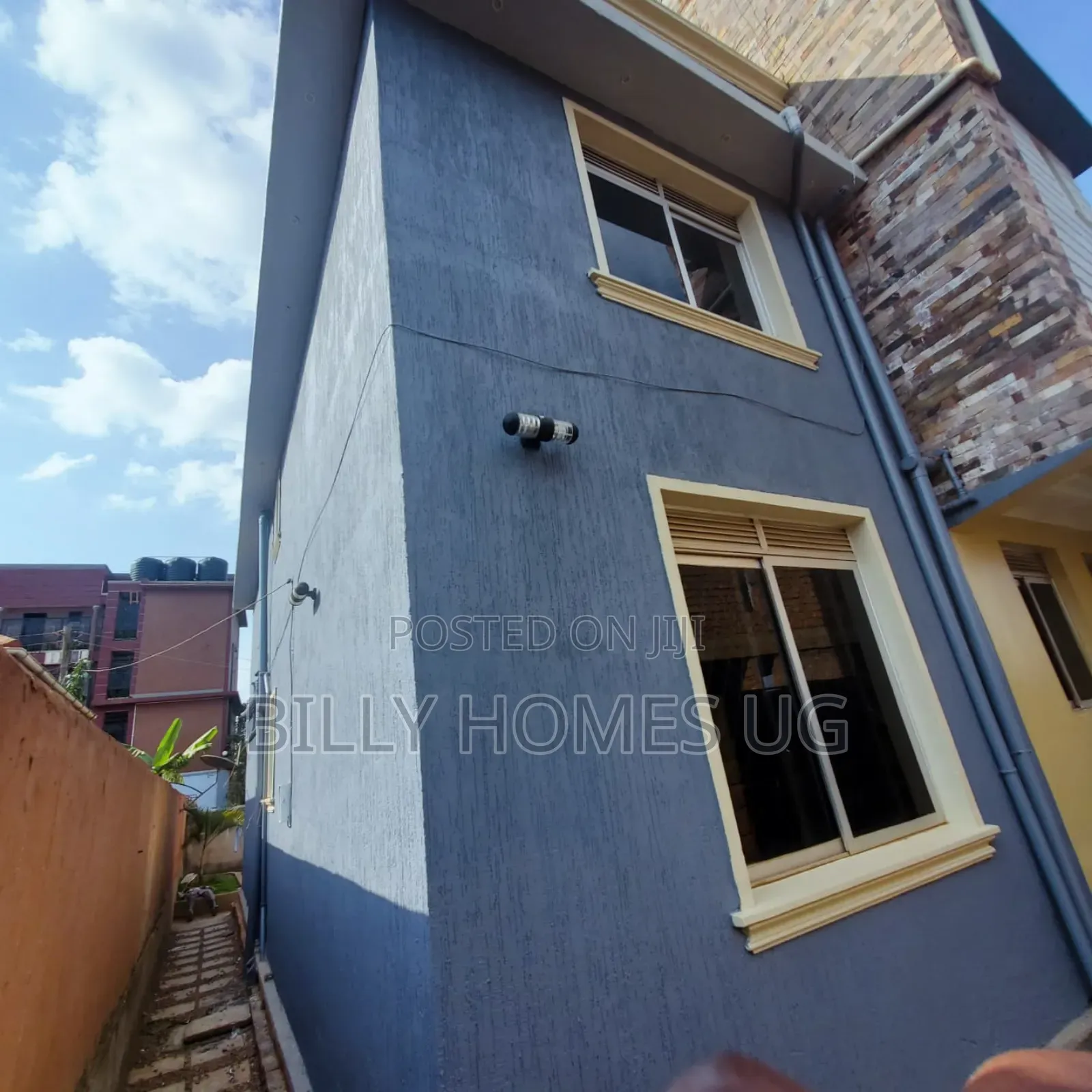 6bdrm Mansion in Kira for rent