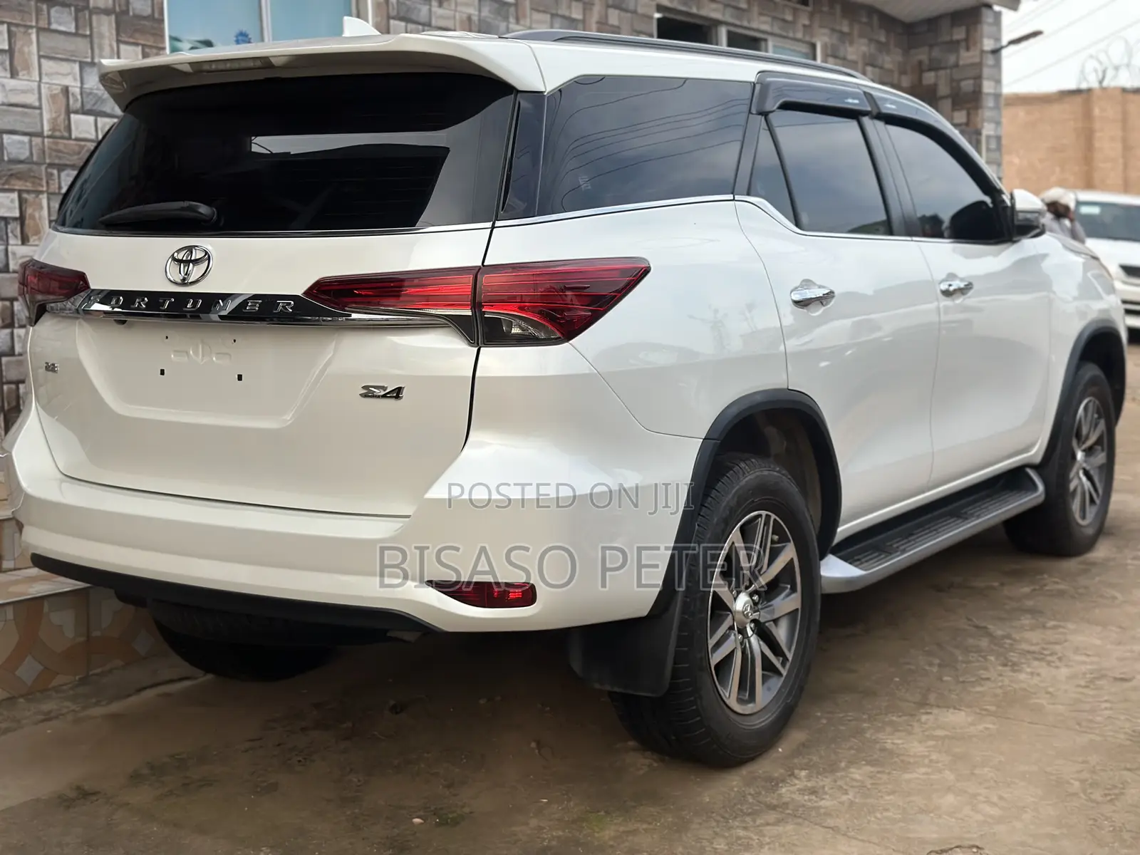 Toyota Fortuner 2.4 D RWD 2018 White