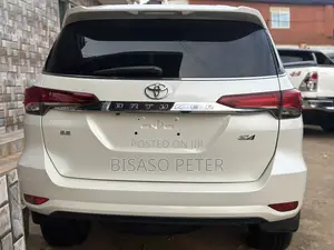 Toyota Fortuner 2.4 D RWD 2018 White
