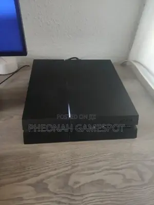 Ps4. Playstation 4 Standard Gaming Console. Good Condition