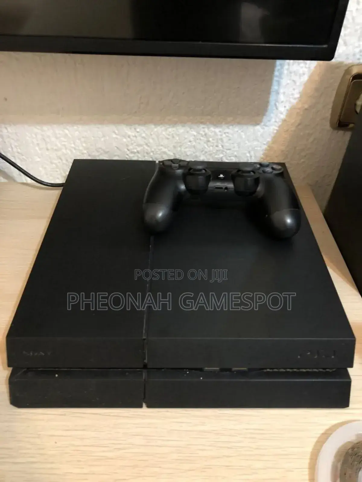 Ps4. Playstation 4 Standard Gaming Console. Good Condition