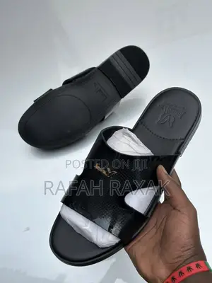 Men’S Black Super Classic Push In Leather Sandals