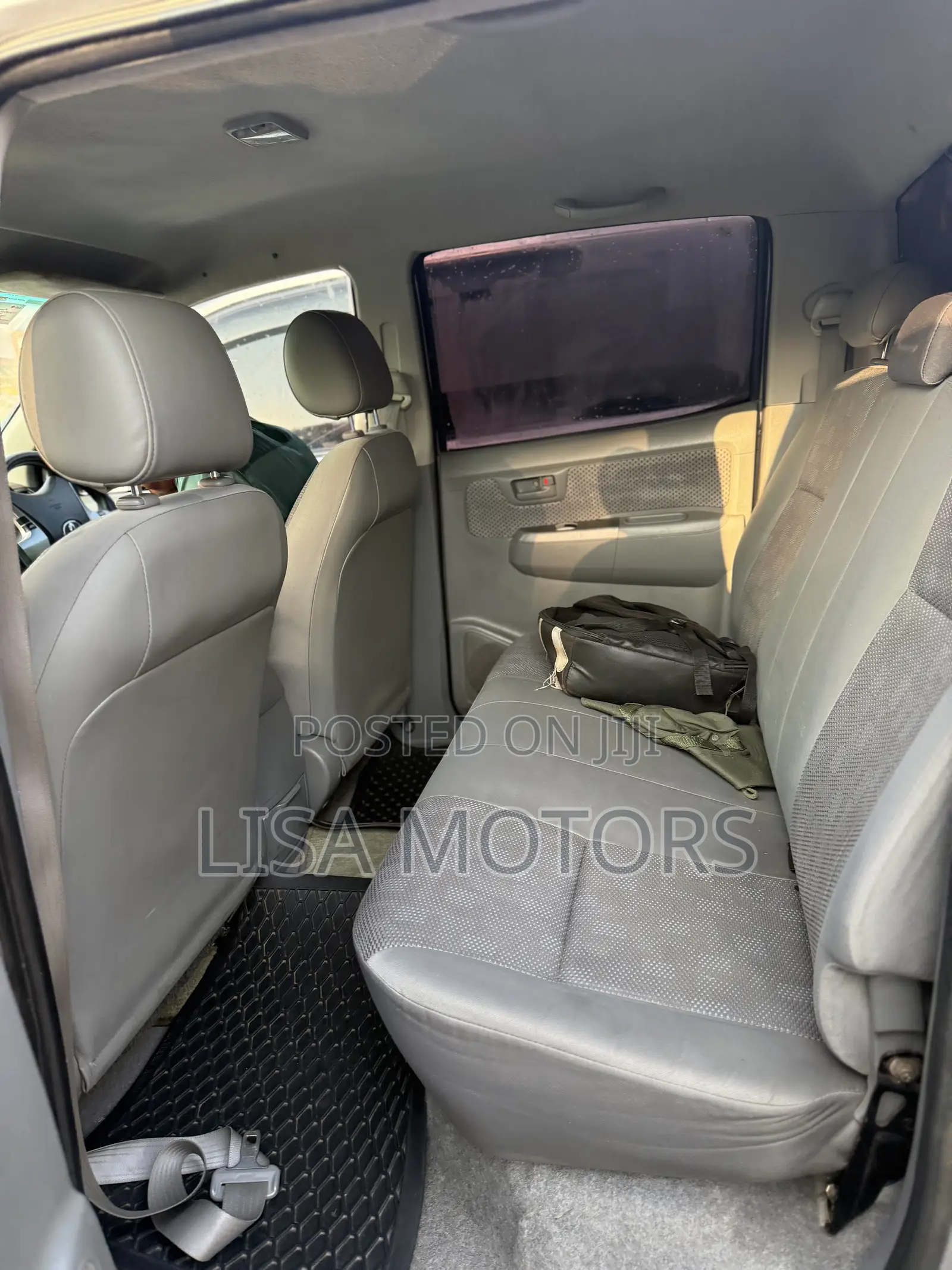 Toyota Hilux 3.0 D-4D 4x4 2015 Silver