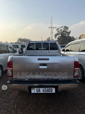 Toyota Hilux 3.0 D-4D 4x4 2015 Silver