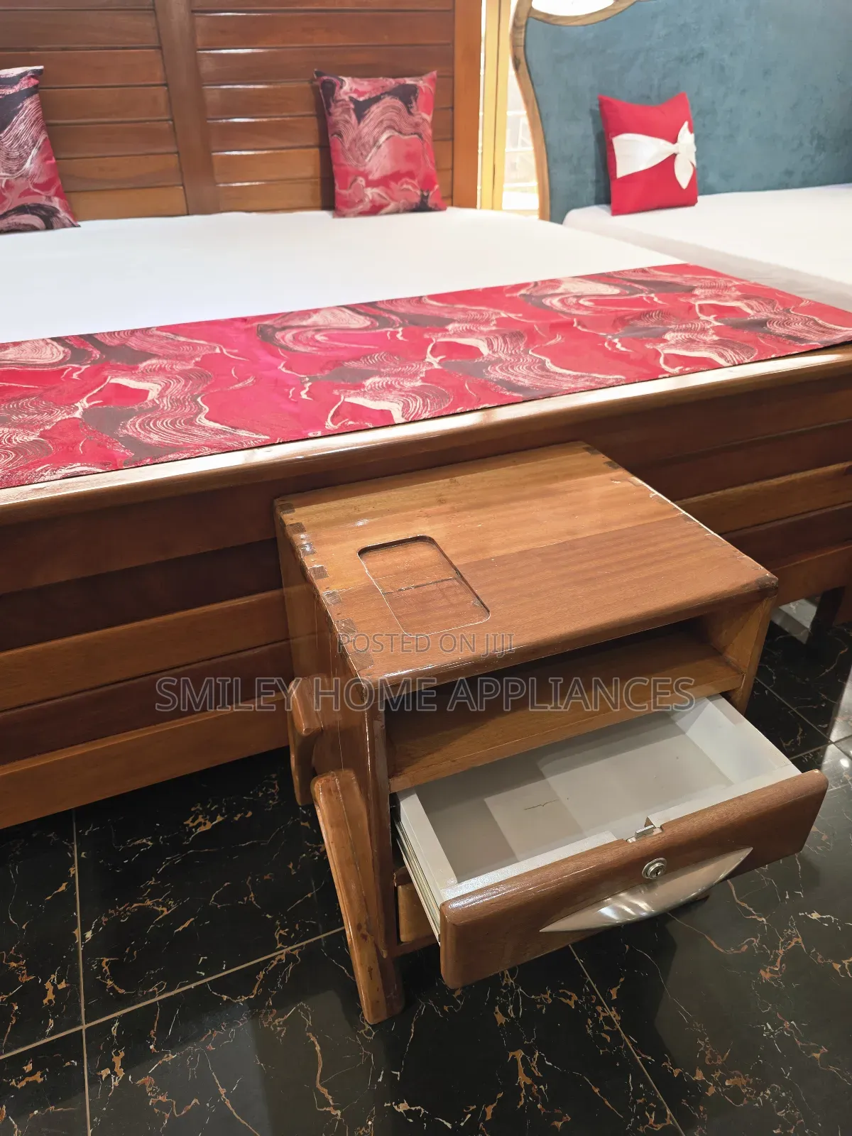 6 by 6 Bedroom King Size Bed at 20% Beeyi Powa