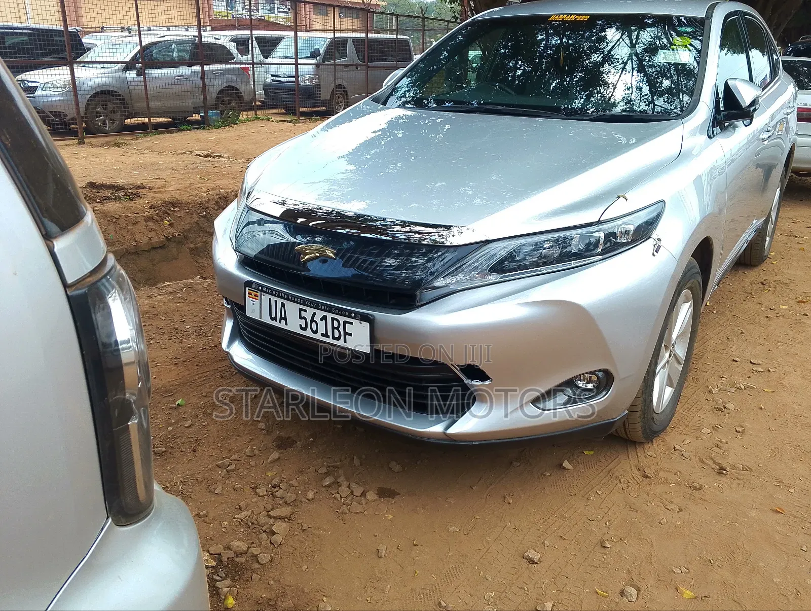 Toyota Harrier 2.0 2015 Silver