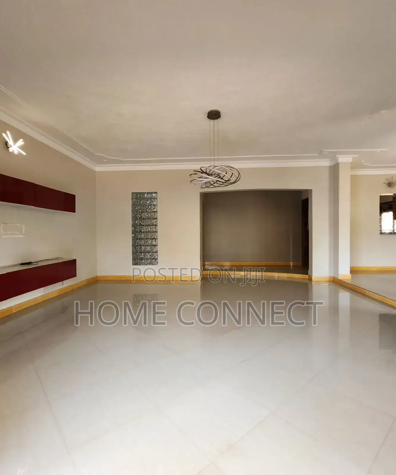 4bdrm Bungalow in Muyenga Kiwafu Road, Central Division for rent