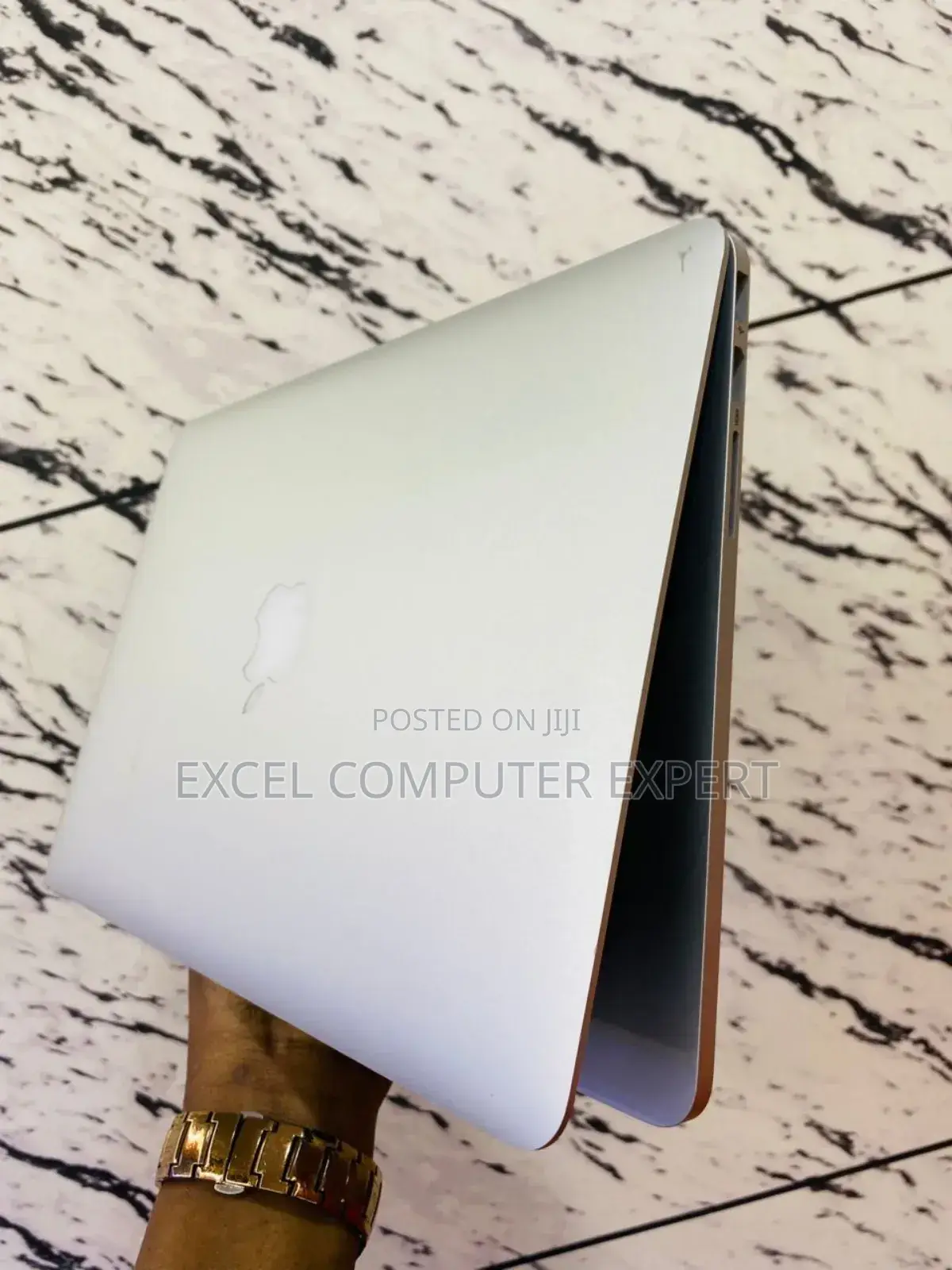 New Laptop Apple MacBook 2015 8GB Intel Core I5 SSD 256GB