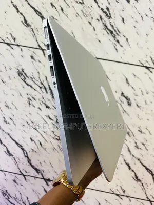 New Laptop Apple MacBook 2015 8GB Intel Core I5 SSD 256GB