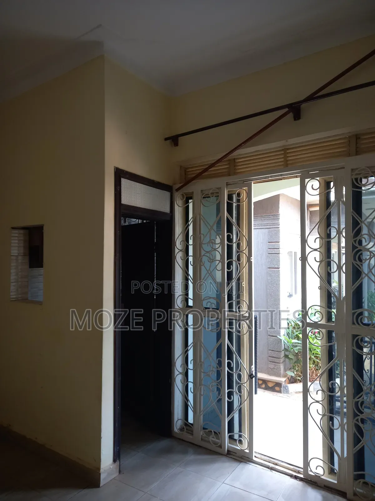 1bdrm Bungalow in Kyaliwajala Nabwojo, Central Division for rent