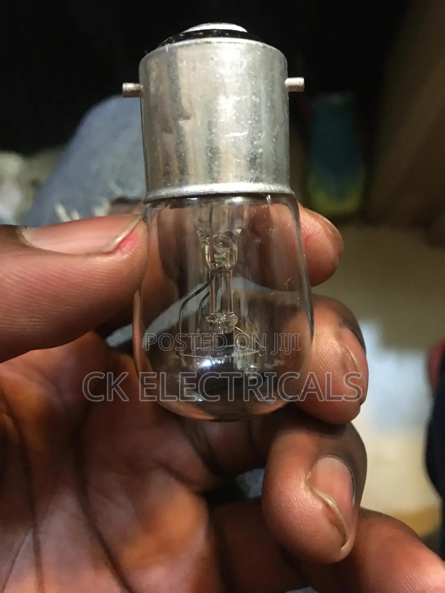 Fridge Bulb/Screwing Machine