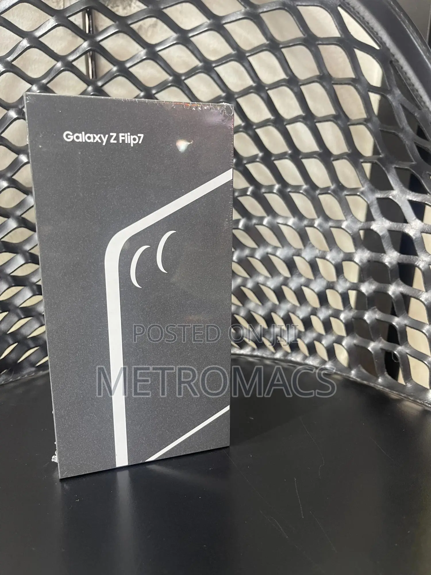 New Samsung Galaxy Z Flip7 256 GB Red