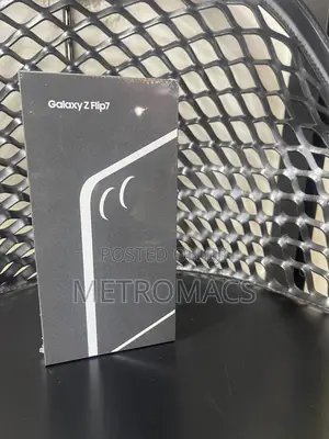 New Samsung Galaxy Z Flip7 256 GB Red