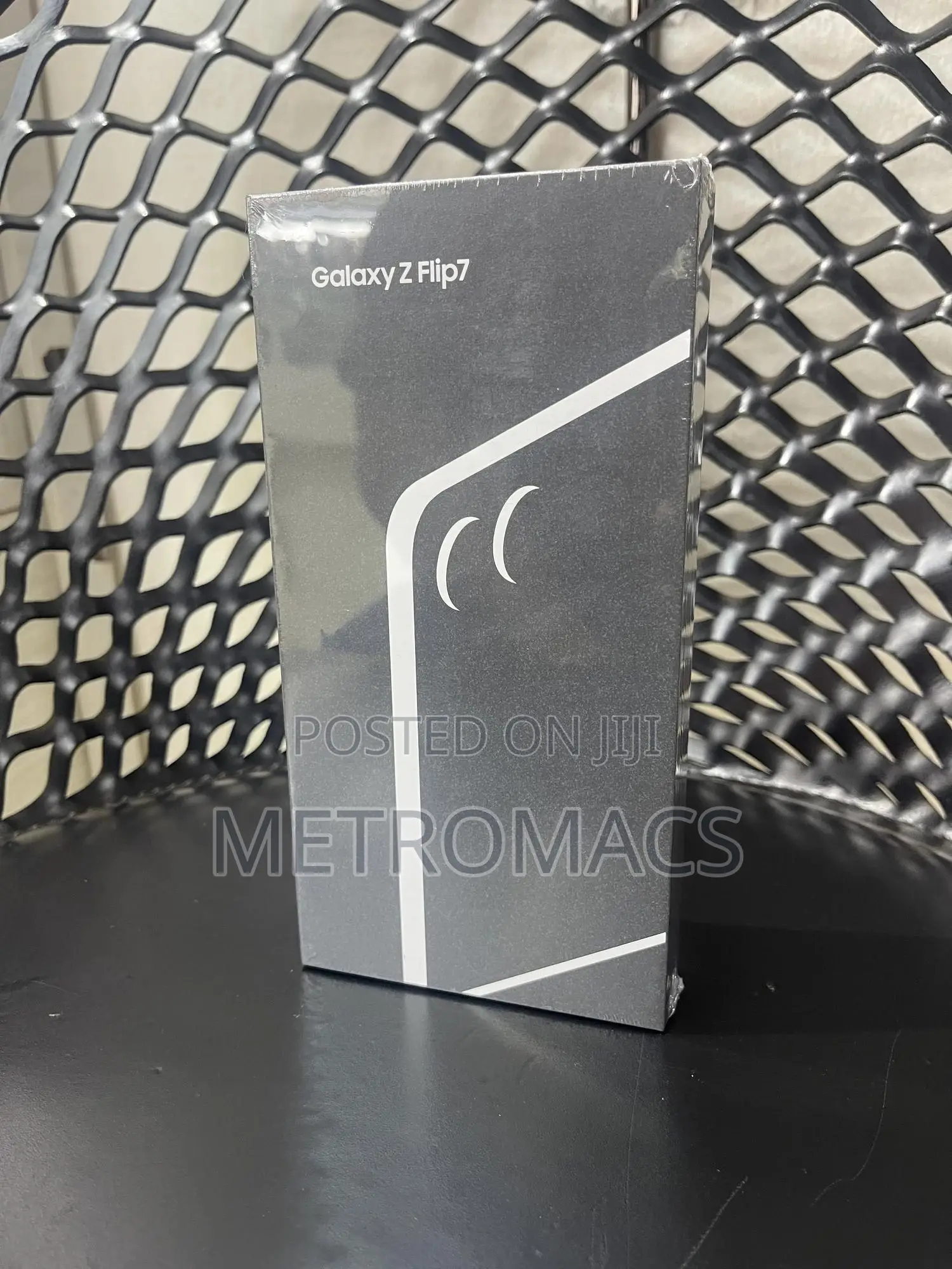 New Samsung Galaxy Z Flip7 256 GB Red