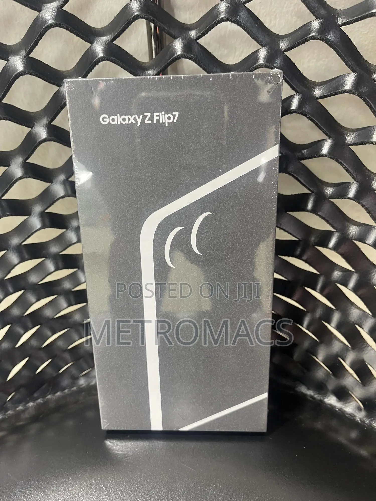 New Samsung Galaxy Z Flip7 256 GB Red