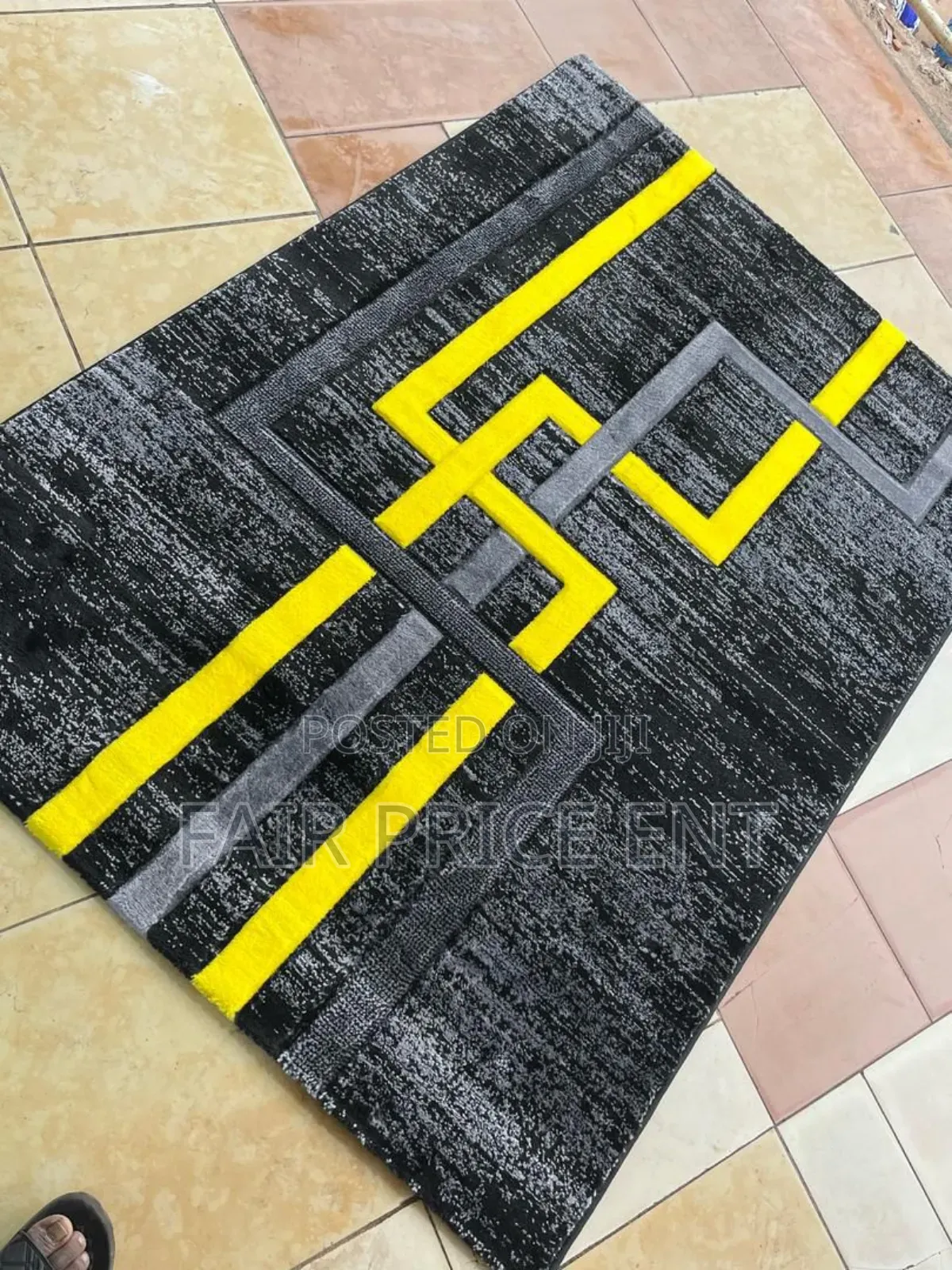Original Extra Large Classy Centre Carpets. 4x3 Metres. ( Gray)