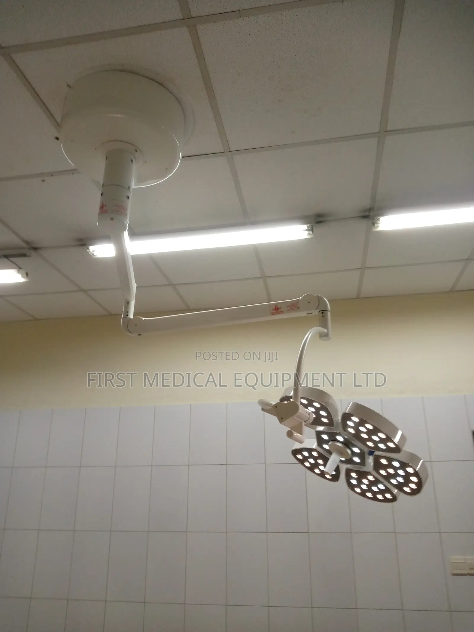 Ceiling Mount Operating Light