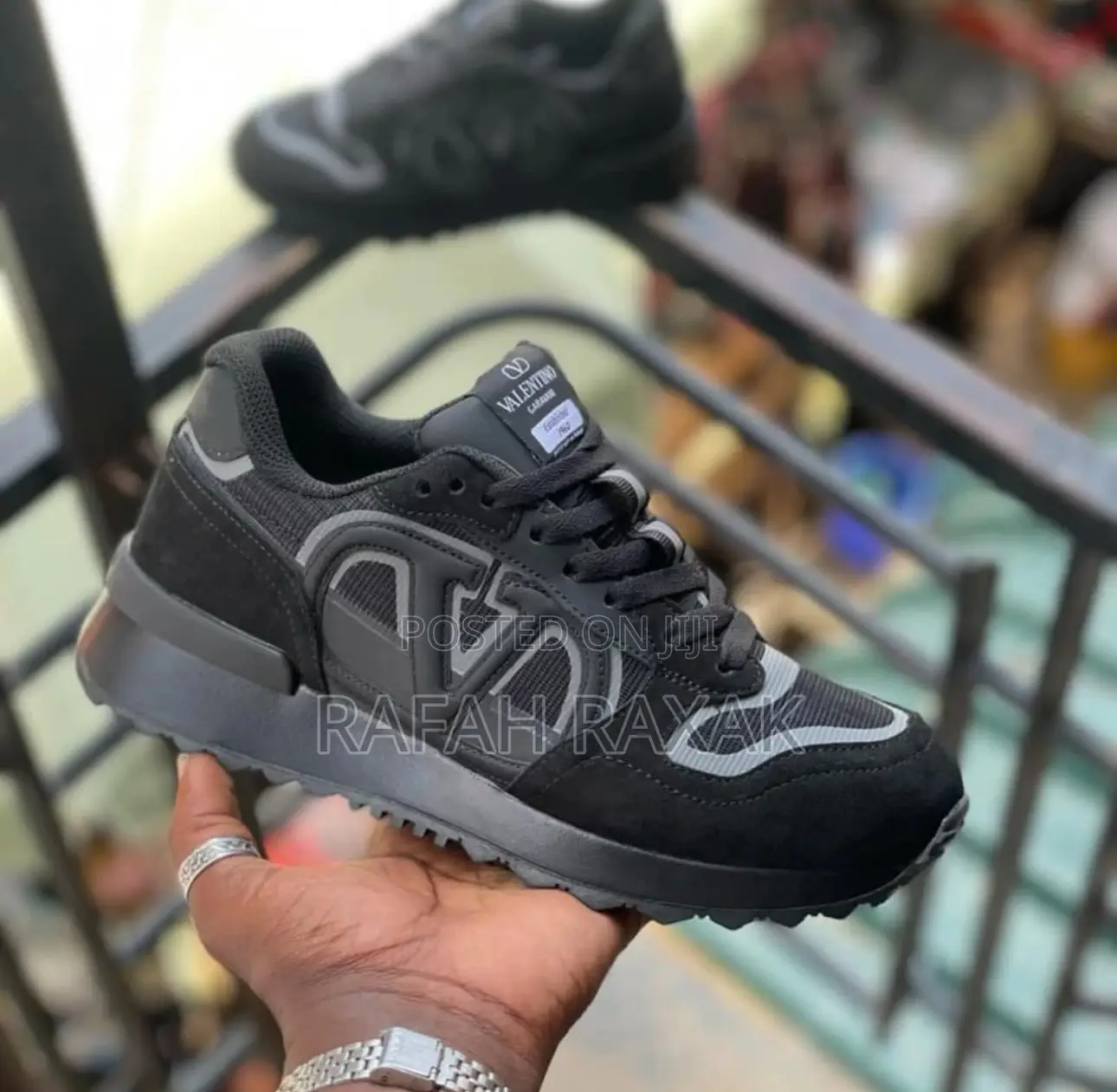 Original Men’S Black Valentino Garavani Low Casual Sneakers