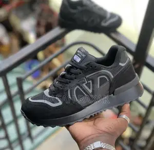Original Men’S Black Valentino Garavani Low Casual Sneakers
