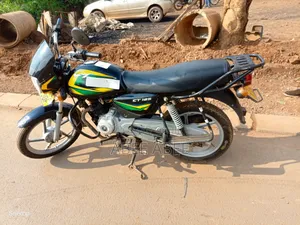Bajaj Boxer 125 2024 Green