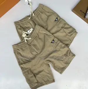 Prard Cream Shorts With Side Pockets