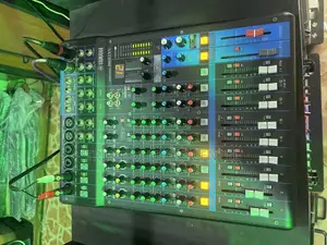 Mixer Yamaha Mg 12