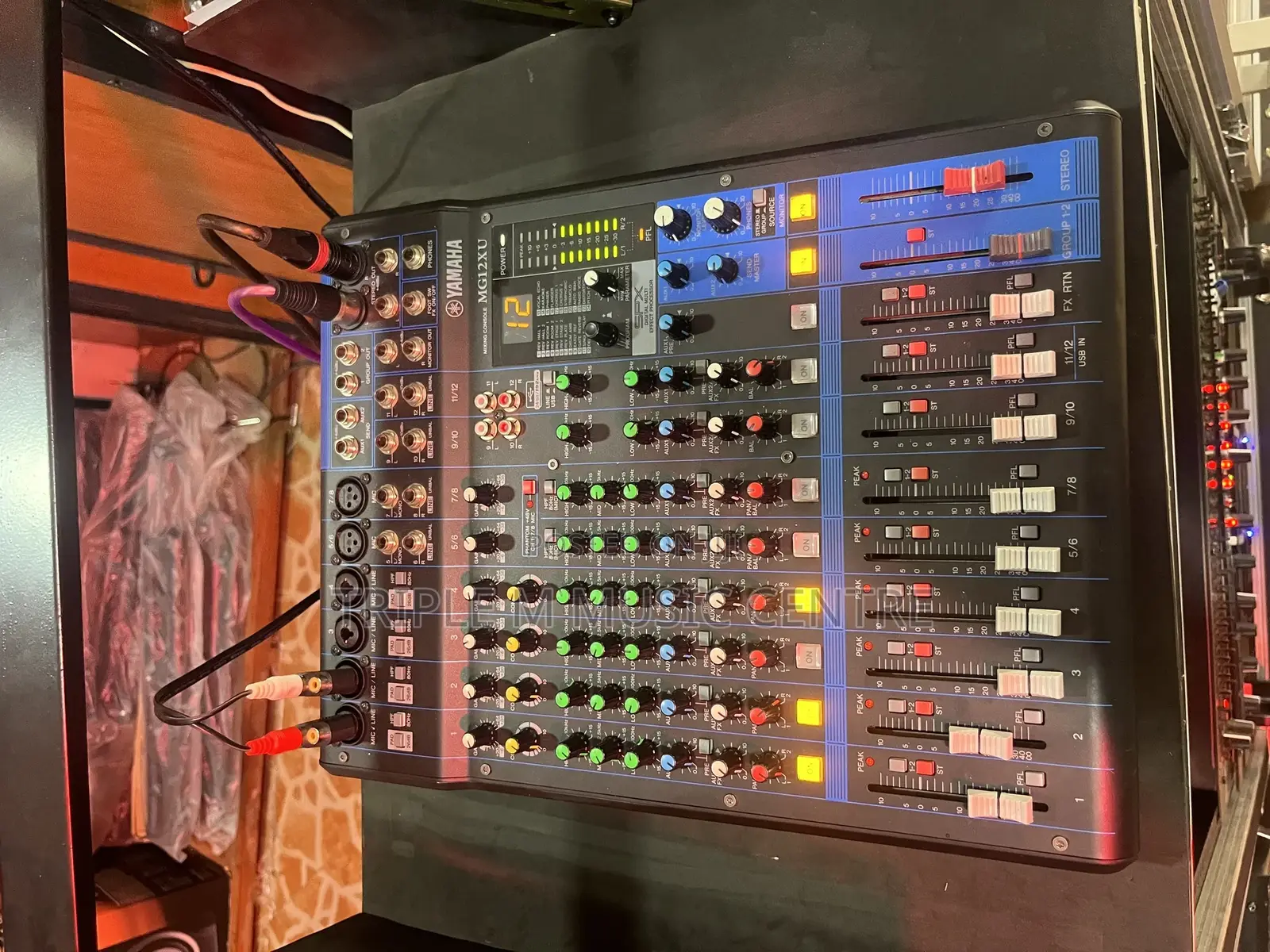 Mixer Yamaha Mg 12