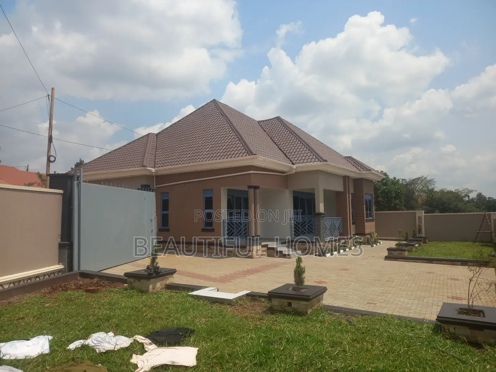 Furnished 4bdrm House in Kira for sale