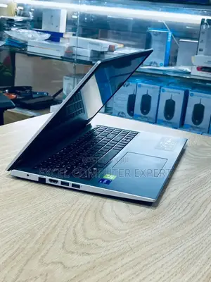 New Laptop Acer Aspire 3 8GB Intel Core I7 SSD 256GB