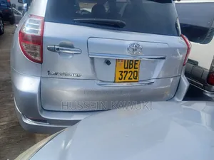 Toyota Vanguard 2010 Silver