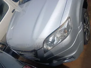 Toyota Vanguard 2010 Silver
