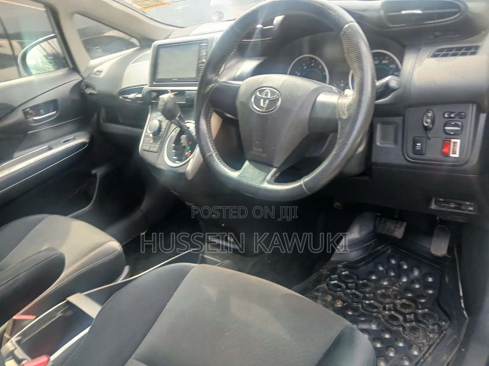 Toyota Vanguard 2010 Silver