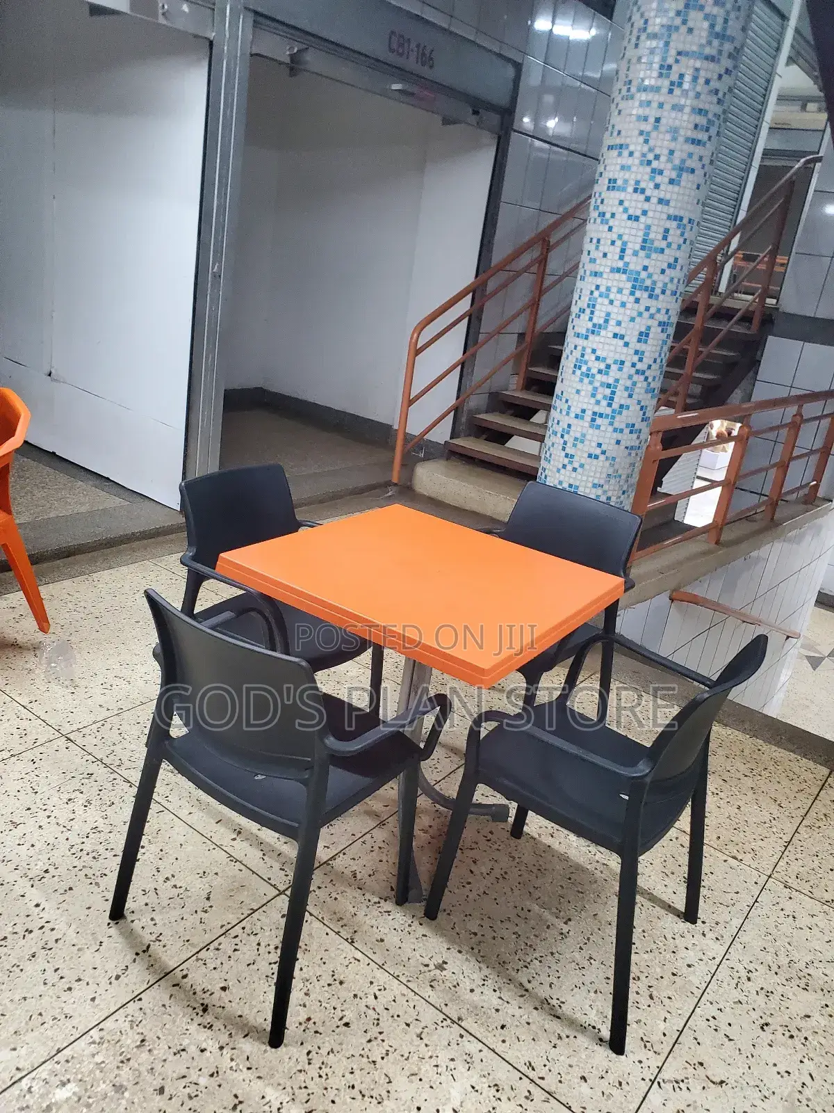 Outdoor Dining Plastic Chairs and Table