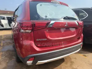 Mitsubishi Outlander 2.4 PHEV AWD 2017 Red