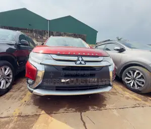Mitsubishi Outlander 2.4 PHEV AWD 2017 Red