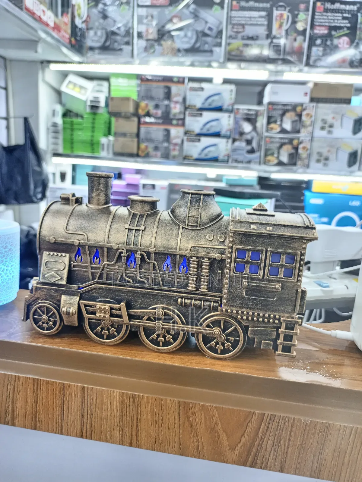 Holdmay Aroma Diffuser, the Cannon Train Aroma, Model Kp-2100.
