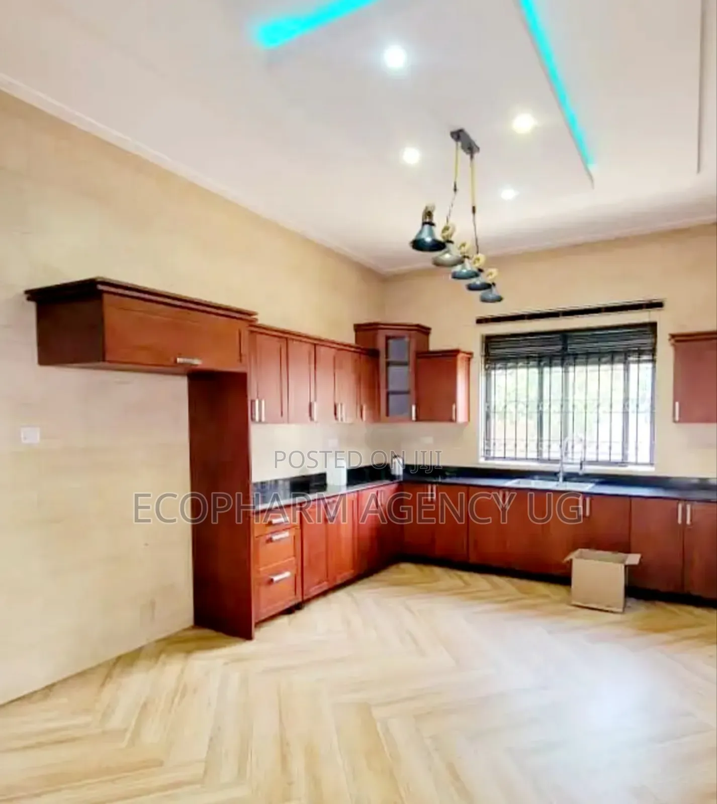 5bdrm Duplex in Kira, Central Division for sale