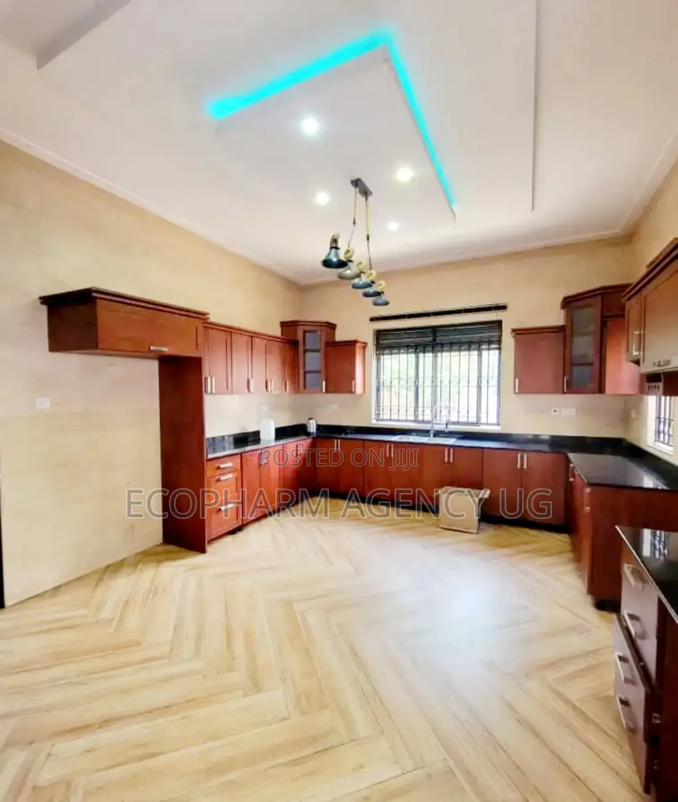 5bdrm Duplex in Kira, Central Division for sale