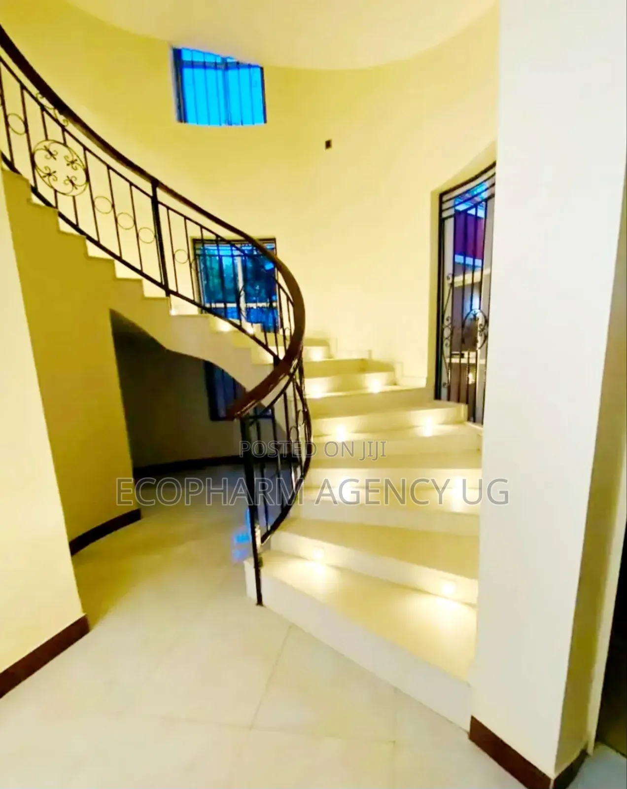 5bdrm Duplex in Kira, Central Division for sale