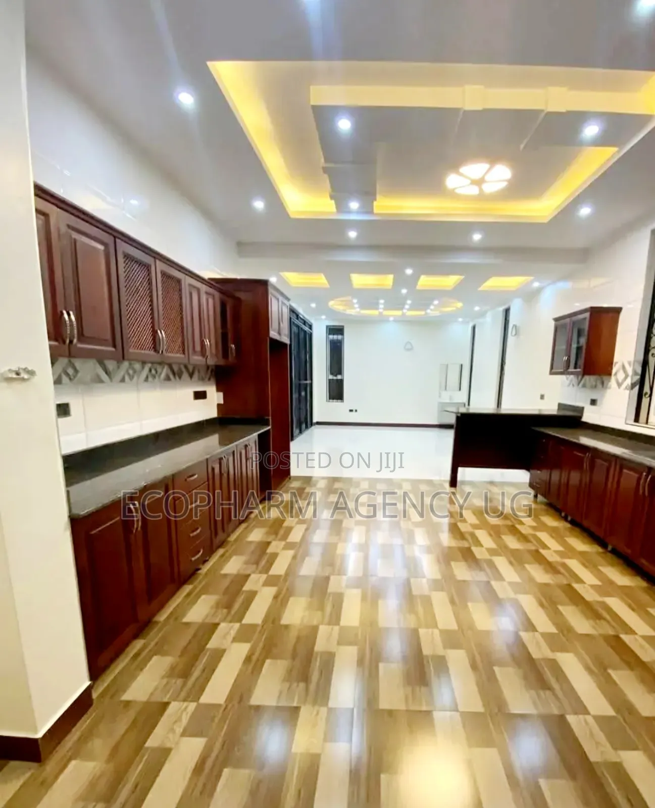 5bdrm Duplex in Kira, Central Division for sale