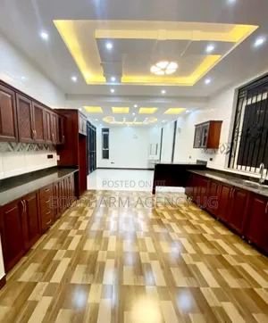 5bdrm Duplex in Kira, Central Division for sale
