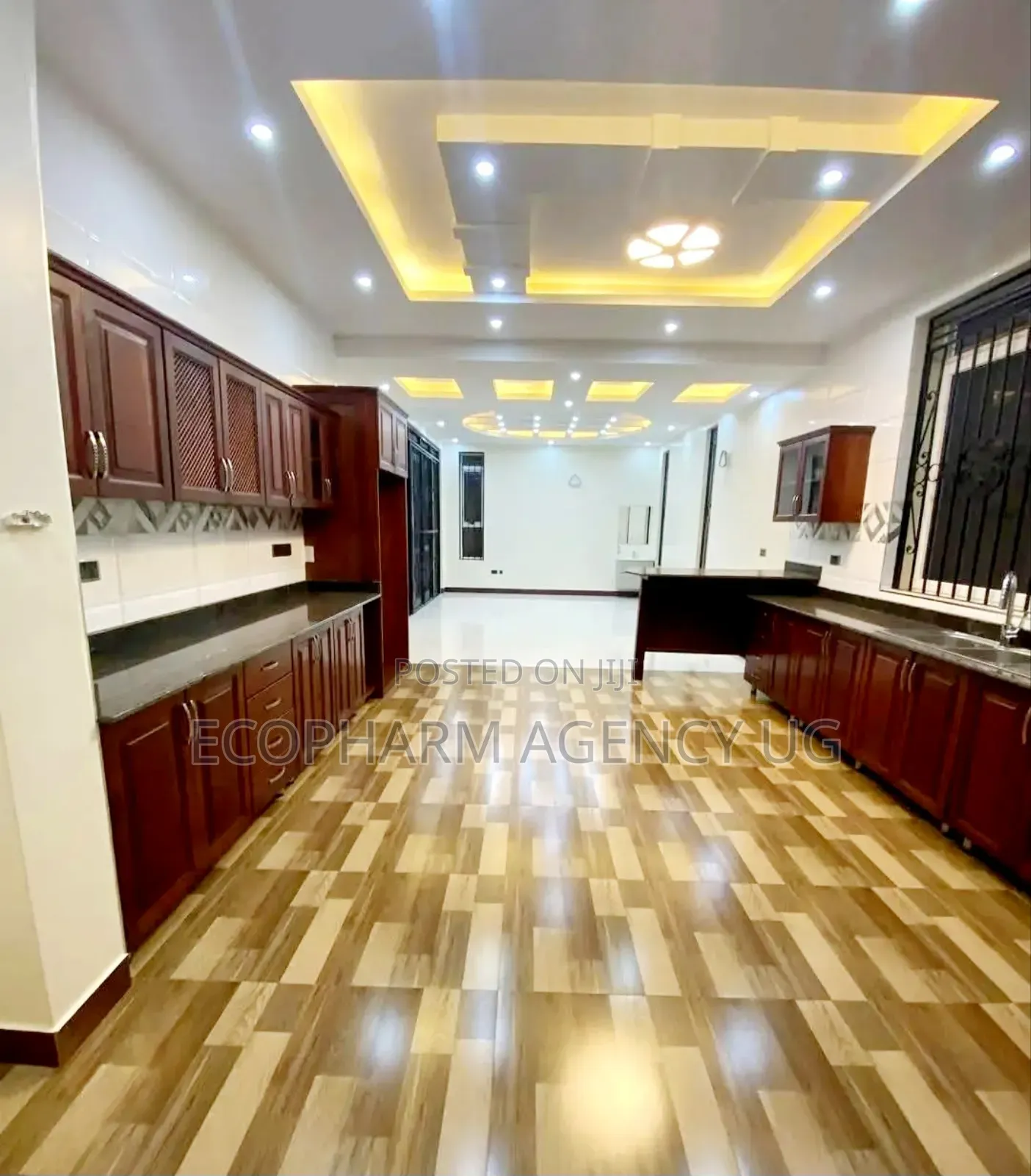 5bdrm Duplex in Kira, Central Division for sale