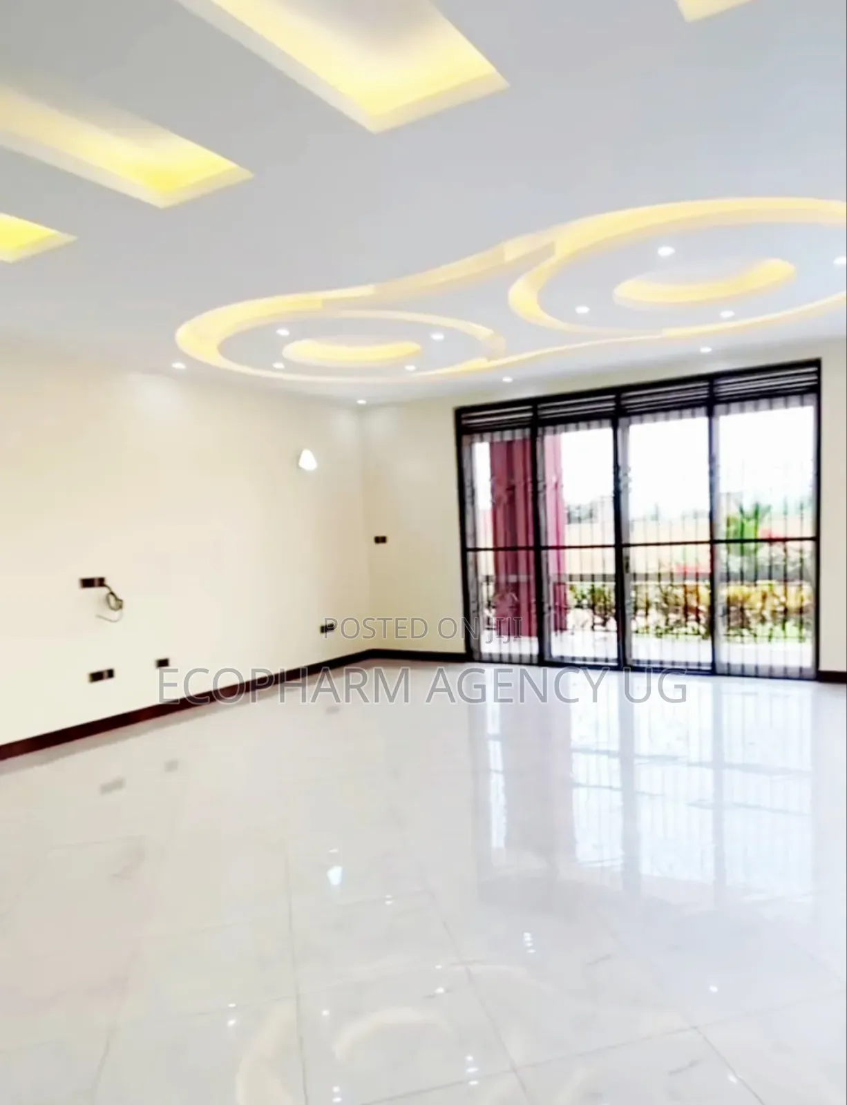 5bdrm Duplex in Kira, Central Division for sale