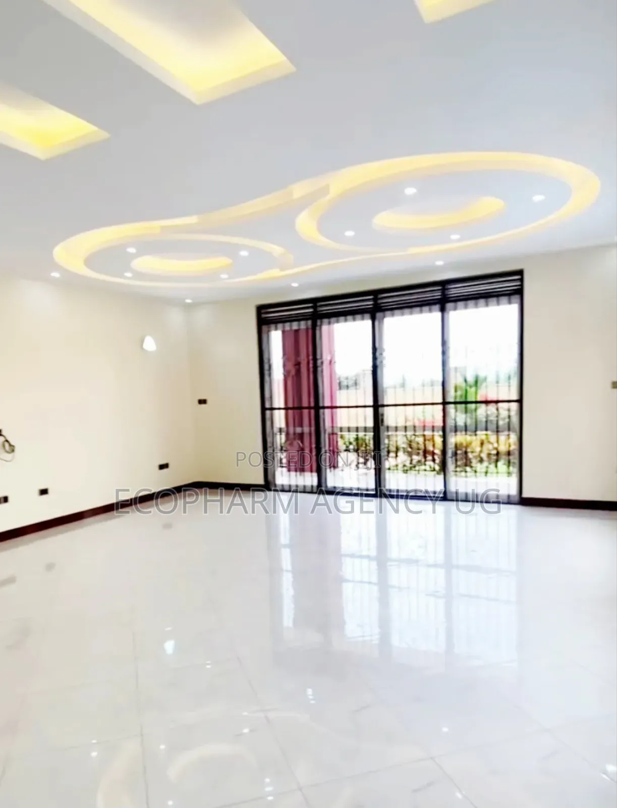 5bdrm Duplex in Kira, Central Division for sale