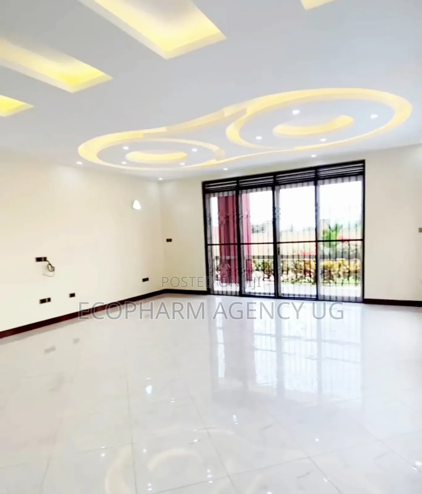 5bdrm Duplex in Kira, Central Division for sale