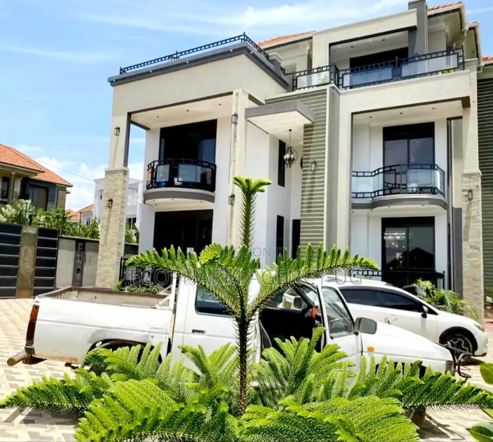 5bdrm Duplex in Kira, Central Division for sale